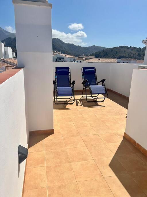 Atico Con Increibles Vistas A Las Montanas Y Mar Frigiliana Exterior foto